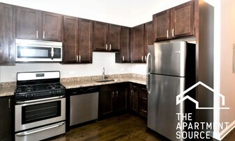 1758 W Montrose Ave, Unit # 01 in Chicago, IL - Building Photo