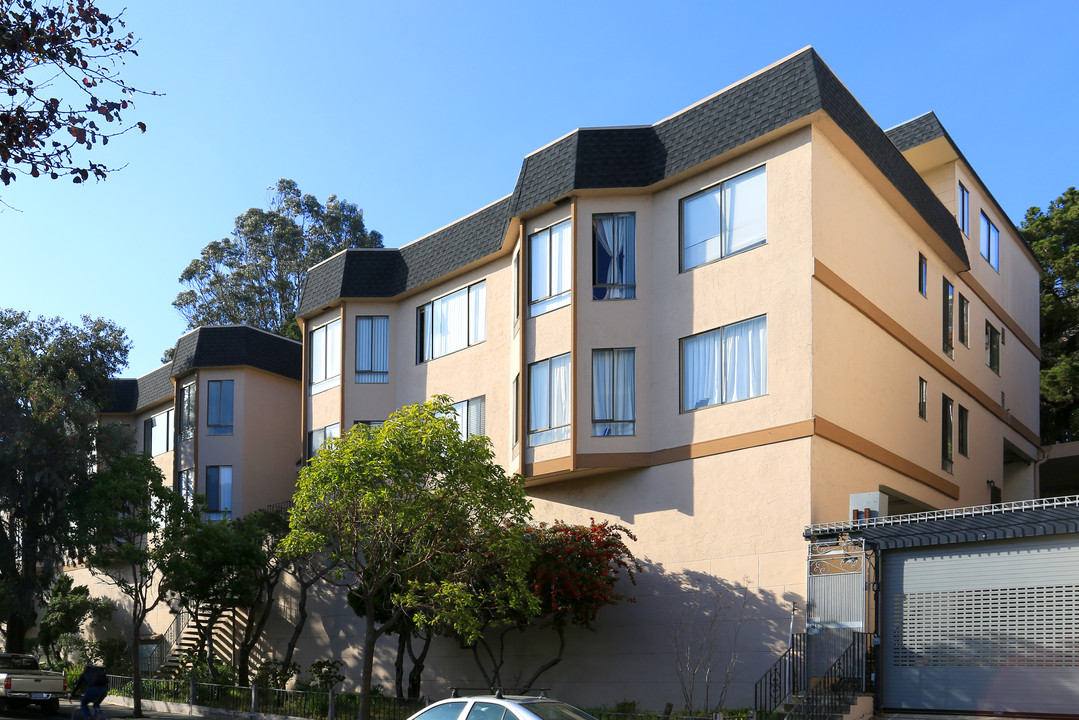 370 Monterey Blvd in San Francisco, CA - Building Photo