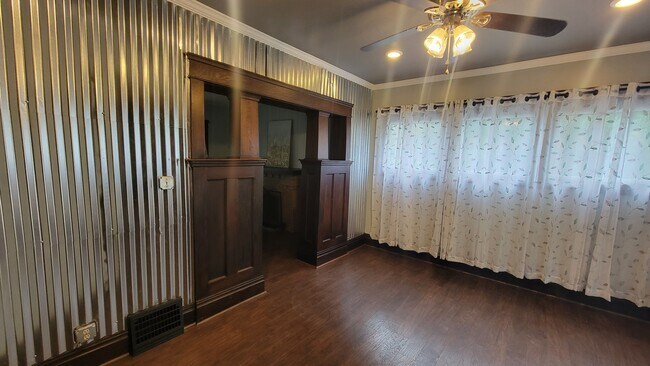 765 E Buchtel Ave in Akron, OH - Building Photo - Building Photo