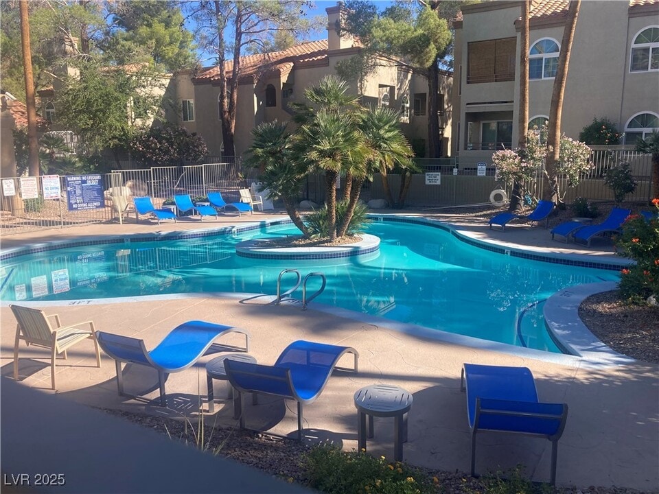 3145 E Flamingo Rd in Las Vegas, NV - Building Photo