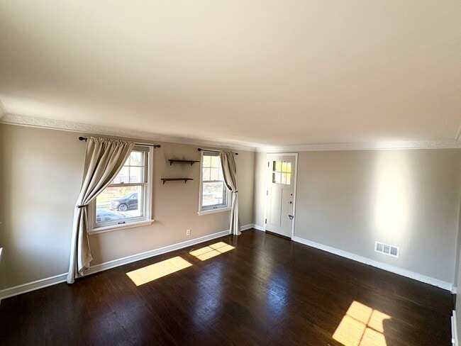 2216 Lefeber Ave, Unit Upper in Wauwatosa, WI - Building Photo - Building Photo