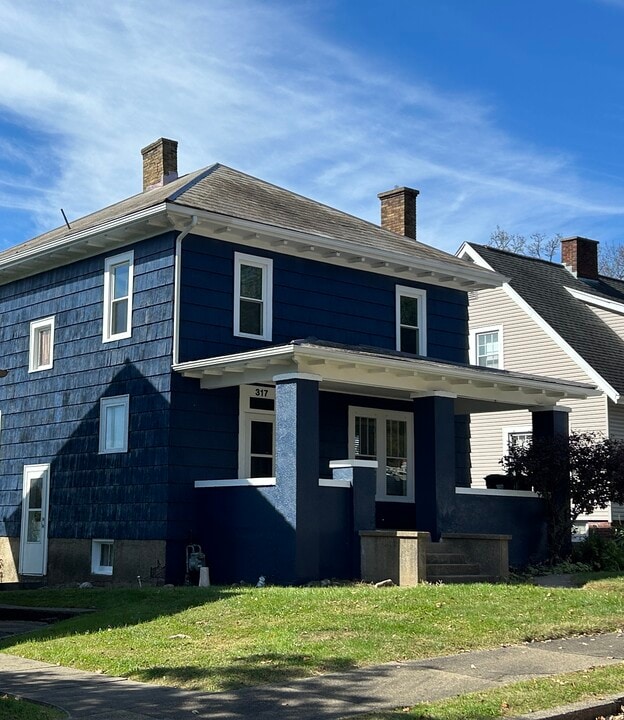 317 N High St, Unit 4 in New Lexington, OH - Building Photo