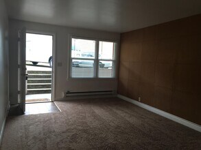 4717 44th Ave SW in Seattle, WA - Building Photo - Building Photo