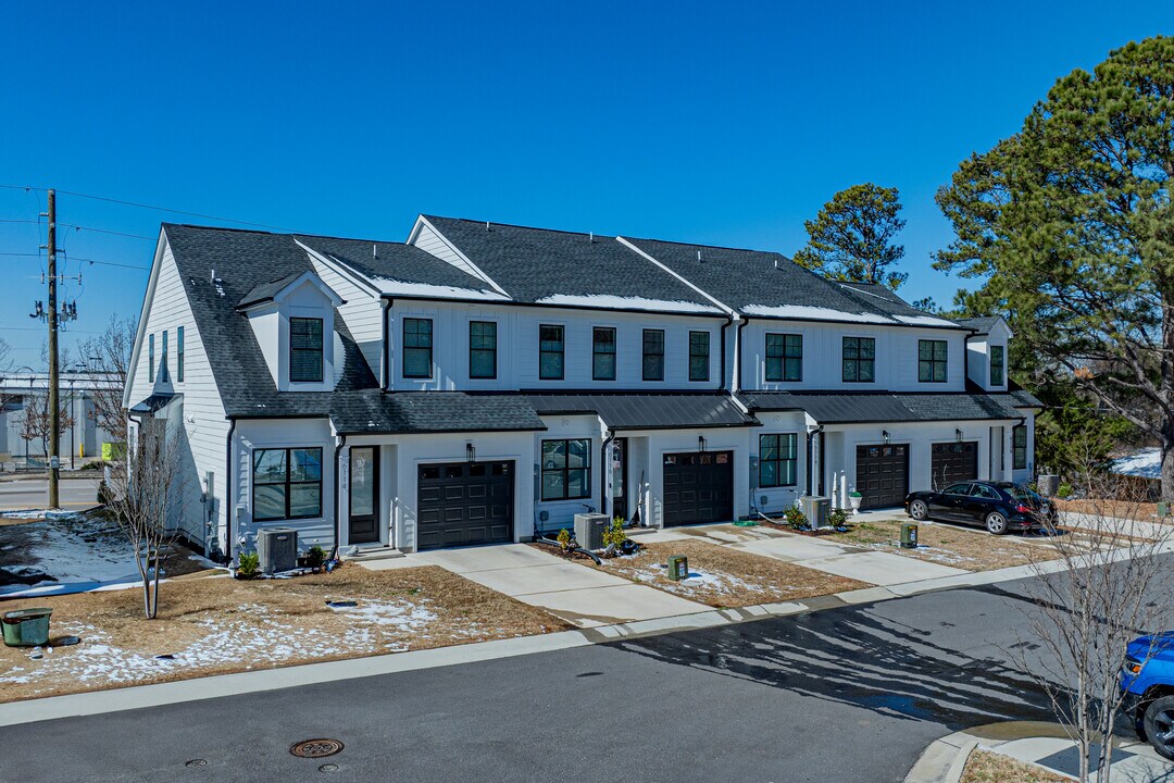 6104 Fox Rd in Raleigh, NC - Building Photo