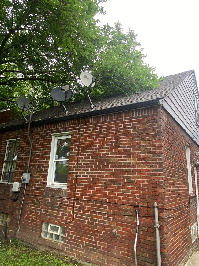 18445 Goulburn Ave in Detroit, MI - Building Photo - Building Photo