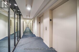 15 Singer Ct in Toronto, ON - Building Photo - Building Photo