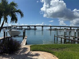 590 Belle Point Dr in St Pete Beach, FL - Building Photo