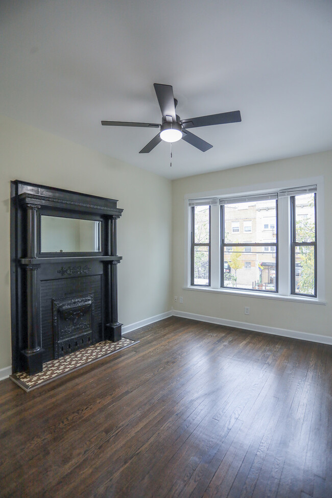 5937 N Broadway in Chicago, IL - Building Photo - Building Photo