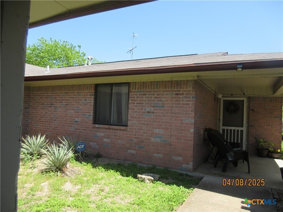 1204 Wales Dr in Killeen, TX - Building Photo