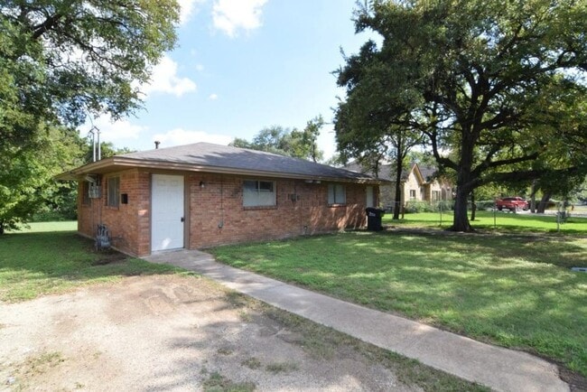 property at 604 N Main St
