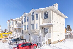 4931 19 Av NW in Edmonton, AB - Building Photo