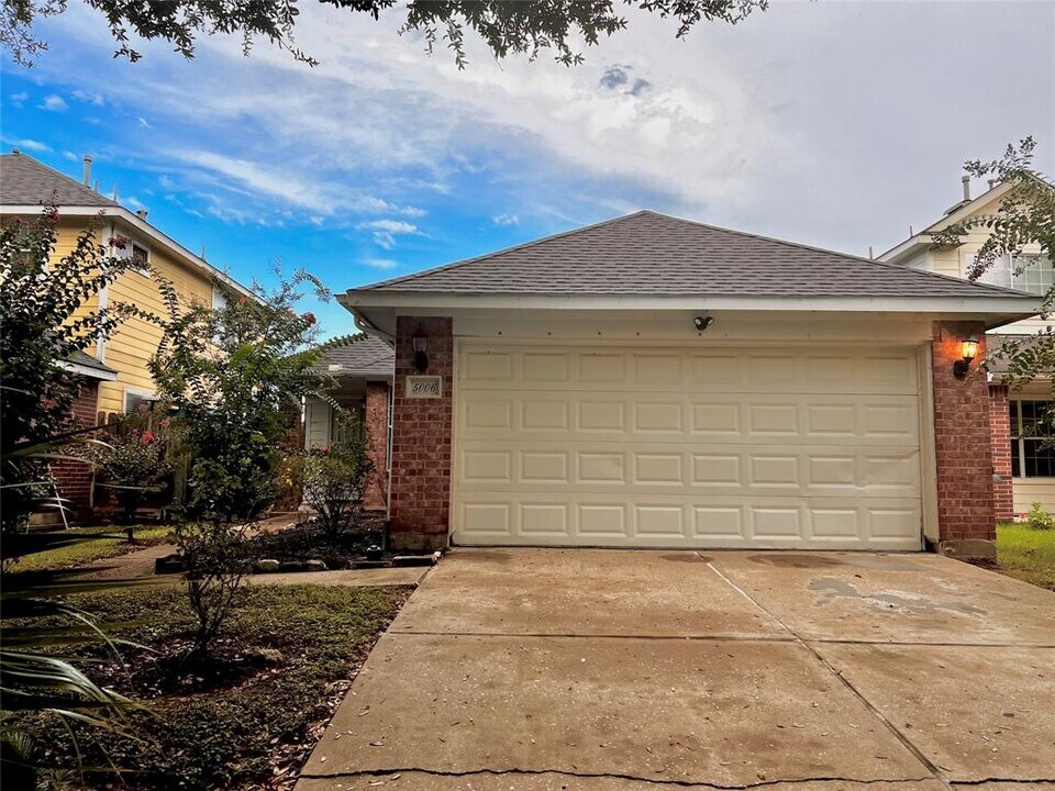 5006 Canyon Blanco Dr in Houston, TX - Building Photo