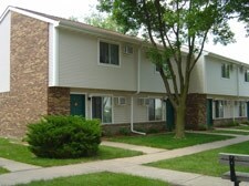 Oakwood Village Apartments in Mount Pleasant, IA - Foto de edificio