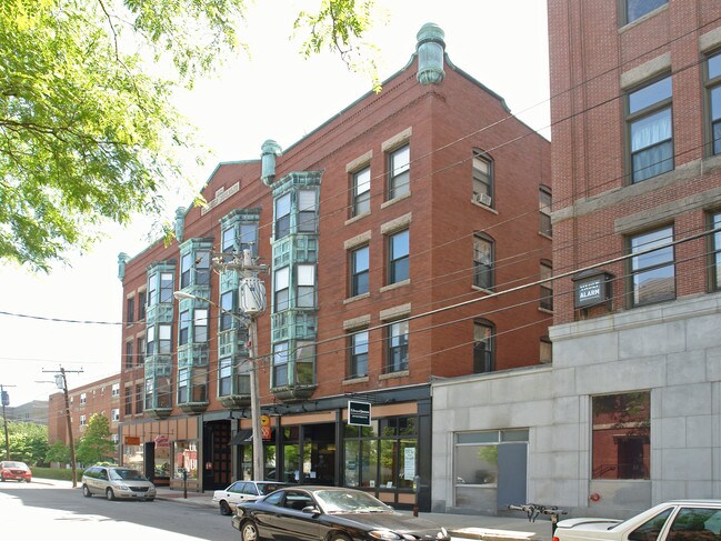 62-70 E Pearl St in Nashua, NH - Building Photo - Building Photo