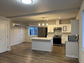 8501 Locust Ave E, Unit 102 in Bonney Lake, WA - Building Photo - Building Photo