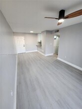 8145 NW 7th St in Miami, FL - Building Photo - Building Photo