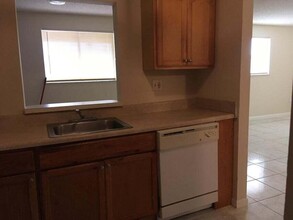 1710 NW 56th Ave, Unit 1710 in Lauderhill, FL - Foto de edificio - Building Photo