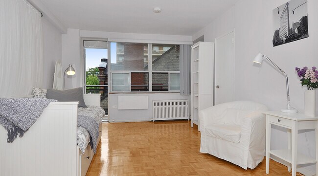 214 St George St in Toronto, ON - Building Photo - Building Photo