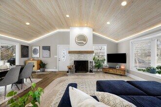270 S Ott Ave in Glen Ellyn, IL - Building Photo - Building Photo