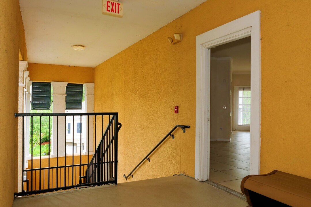 3751 Conroy Rd in Orlando, FL - Building Photo