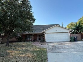 4604 Andalusia Trail in Arlington, TX - Building Photo