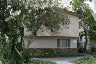 2518 G St in Sacramento, CA - Building Photo - Building Photo