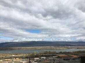 2443 Old Dufur Rd in The Dalles, OR - Building Photo - Building Photo