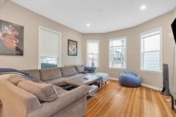 16 Delle Ave in Boston, MA - Foto de edificio - Building Photo