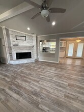 100 Bugle Ct in Fort Worth, TX - Foto de edificio - Building Photo