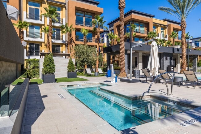 Aspire at Flamingo Grand in Las Vegas, NV - Building Photo - Building Photo