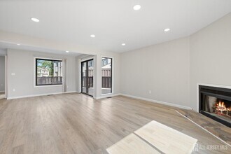 160 Goldmine Ln in Old Bridge, NJ - Building Photo - Building Photo