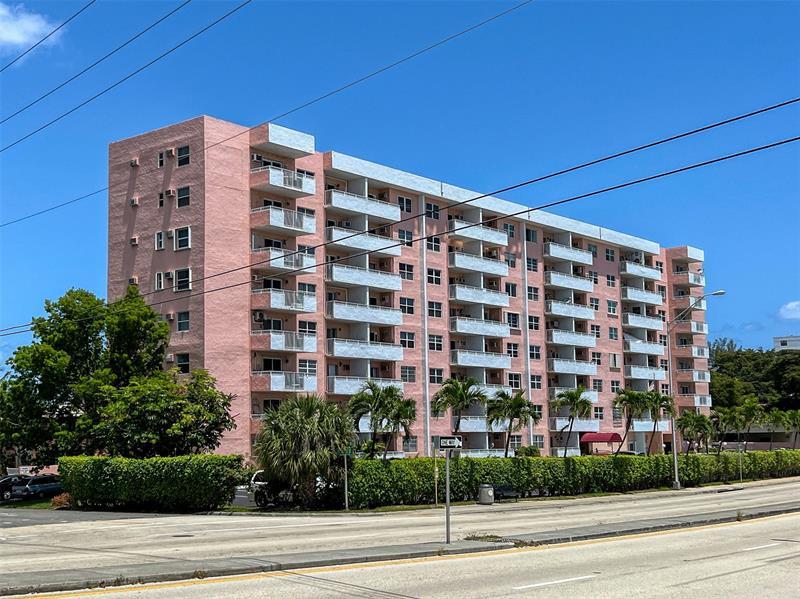 3201 NE 14th Street Causeway in Pompano Beach, FL - Building Photo