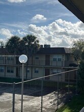406 Lakeside Dr in Margate, FL - Foto de edificio - Building Photo