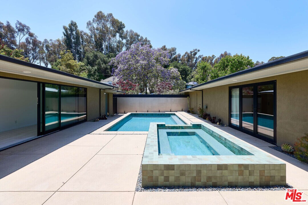 310 Beloit Ave in Los Angeles, CA - Building Photo