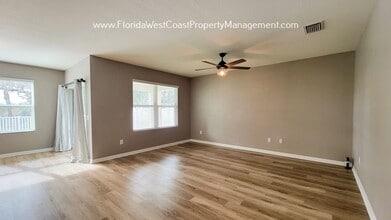 3911 Wayfarer Wy in Palmetto, FL - Building Photo - Building Photo