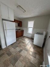 55 Beaver Brook Rd in Danbury, CT - Building Photo - Building Photo