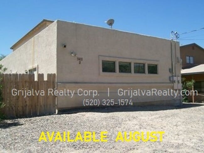 property at 1415 E Elm St