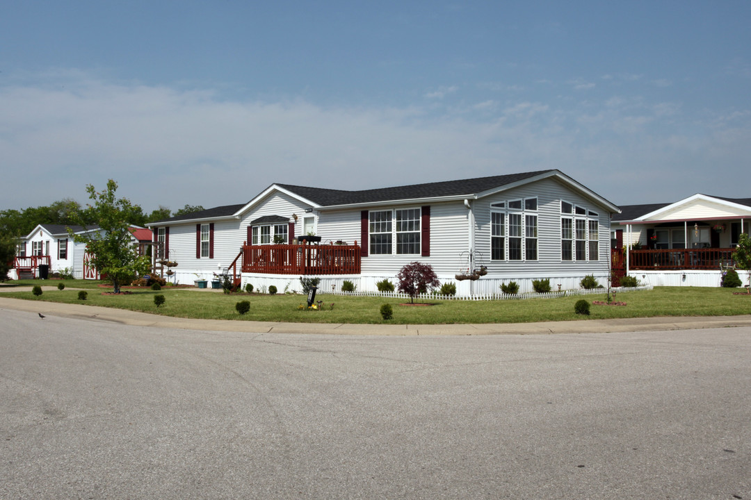 Wellington Green in Clarksville, IN - Building Photo