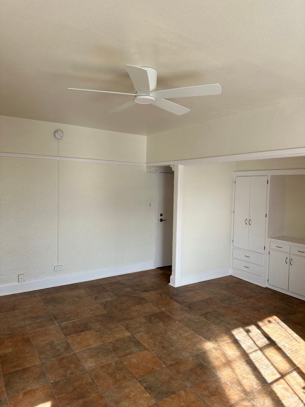 1922 Highland Ave in Los Angeles, CA - Foto de edificio - Building Photo