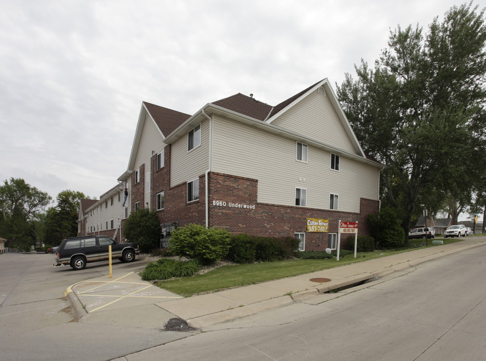 Clifton Terrace Apartments in Omaha, NE - Building Photo