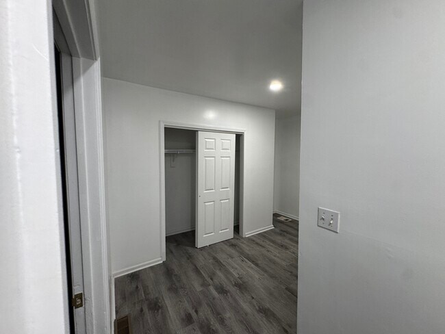 48 1/2 3rd St, Unit Multi family 2nd and 3rd in Newark, NJ - Building Photo - Building Photo