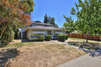 908 Dornajo Way in Sacramento, CA - Building Photo - Building Photo