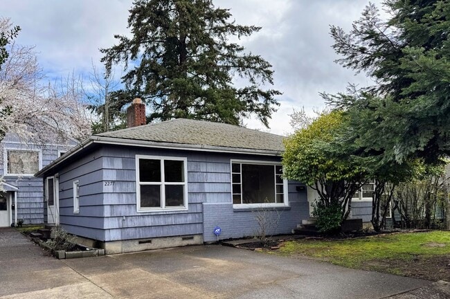 property at 2277 Friendly St
