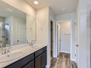 607 View Dr in Andice, TX - Building Photo - Building Photo