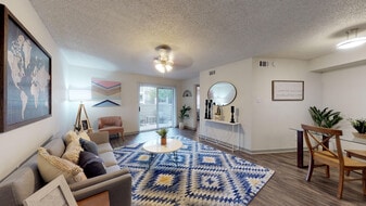 The Elise Apartments in Dallas, TX - Building Photo