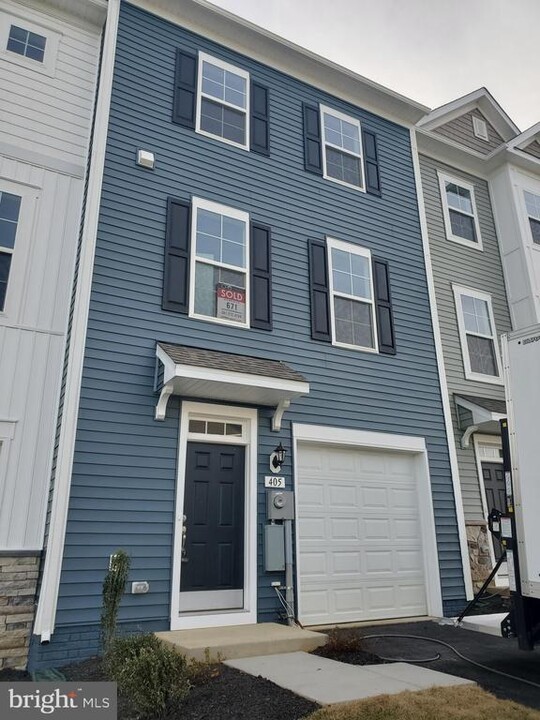 405 Slick Terrace in Martinsburg, WV - Building Photo