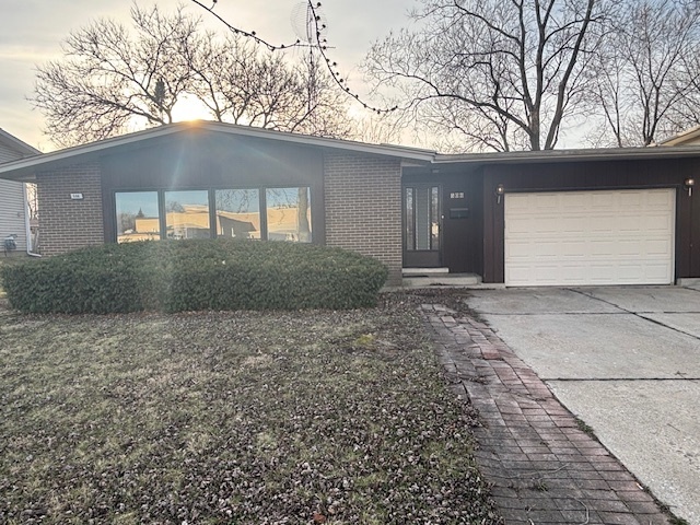 506 Longwood Dr in Glenwood, IL - Building Photo