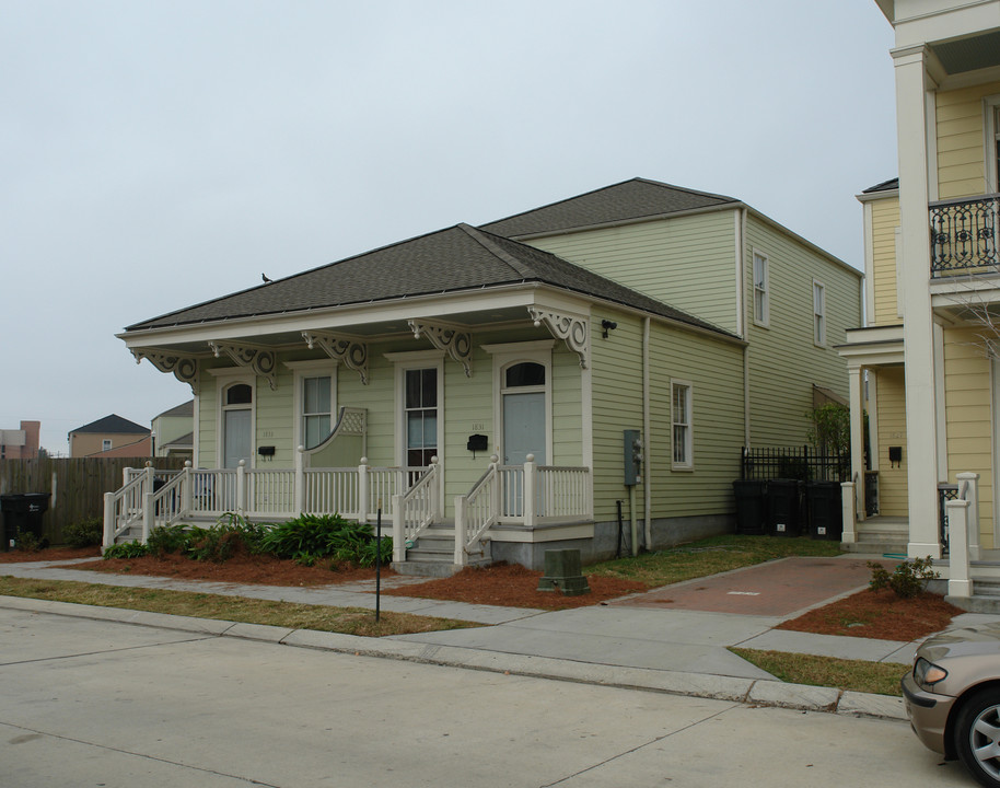 1831 Chippewa St Park in New Orleans, LA - Building Photo