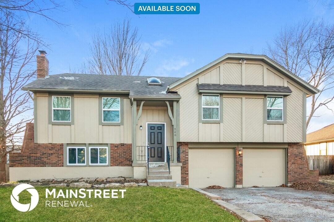 206 N Huntsman Blvd in Raymore, MO - Building Photo