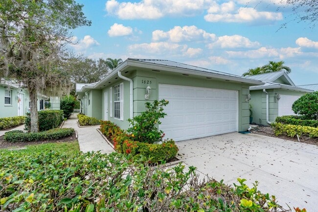 1625 SW Waterfall Blvd in Palm City, FL - Building Photo - Building Photo